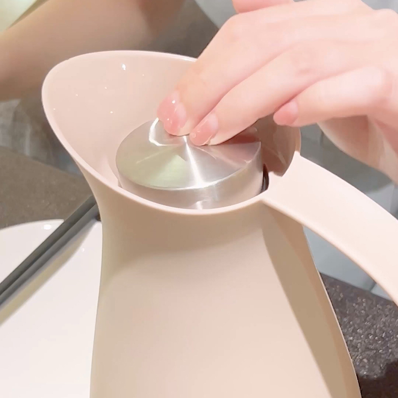 Vacuum-insulated flask with a  - đánh giá và giá Vacuum Insulated Flask